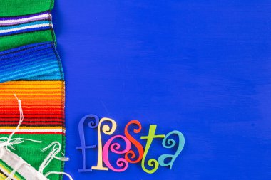 Fiesta geleneksel renkli masa süslemeleri