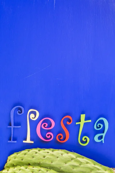 Fiesta geleneksel renkli masa süslemeleri — Stok fotoğraf