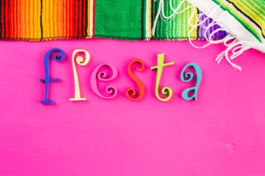 Fiesta geleneksel renkli masa süslemeleri 