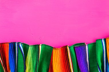 Fiesta geleneksel renkli masa süslemeleri 