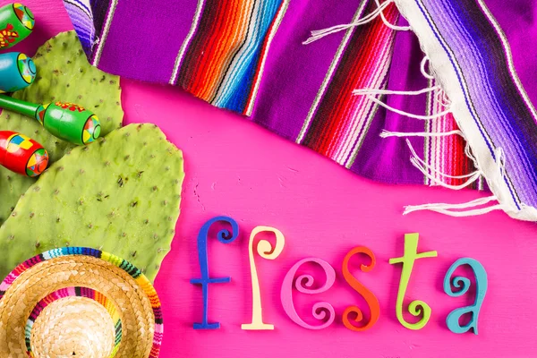 Decorações de mesa coloridas tradicionais Fiesta — Fotografia de Stock