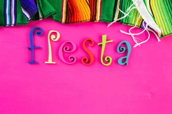 Fiesta Decorazioni da tavola colorate tradizionali — Foto Stock