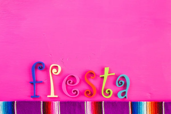 Fiesta Tradisjonelle fargerike borddekorasjoner – stockfoto