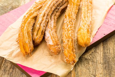 Churro toz şeker ile