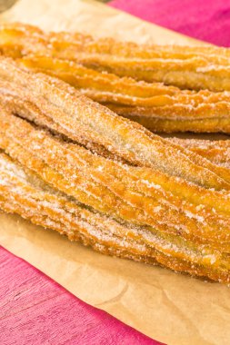 Churro toz şeker ile