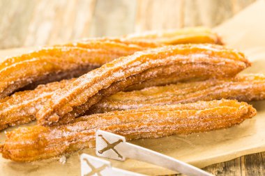 Churro toz şeker ile