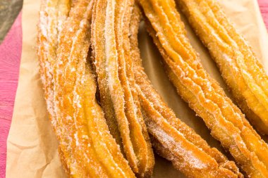 Churro toz şeker ile