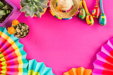 Fiesta renkli masa süslemeleri