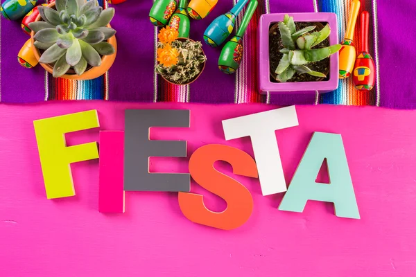 Fiesta πολύχρωμο επιτραπέζιες διακοσμήσεις — Φωτογραφία Αρχείου