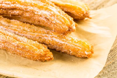 Churro toz şeker ile