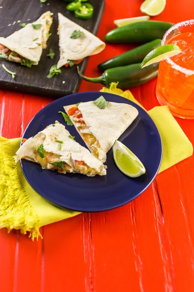 Quesadilla fatiado de perto — Fotografia de Stock