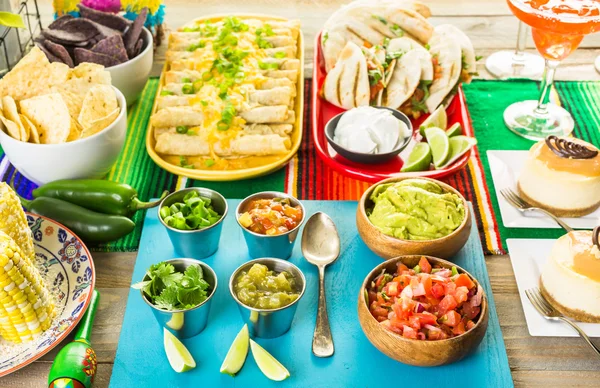 Fiesta Buffet Tisch — Stockfoto
