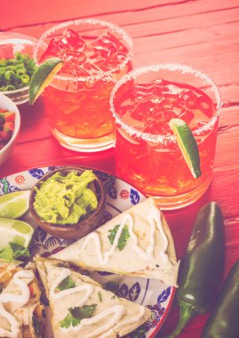 Dilimlenmiş quesadilla yakın çekim