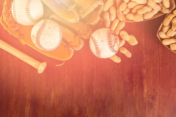 Old worn baseball equipment — Stock Photo, Image