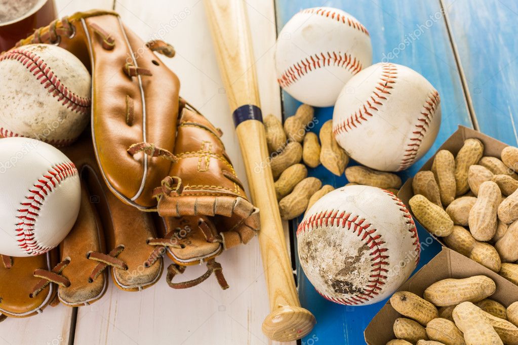 Old worn baseball equipment — Stock Photo © urban_light 110775556