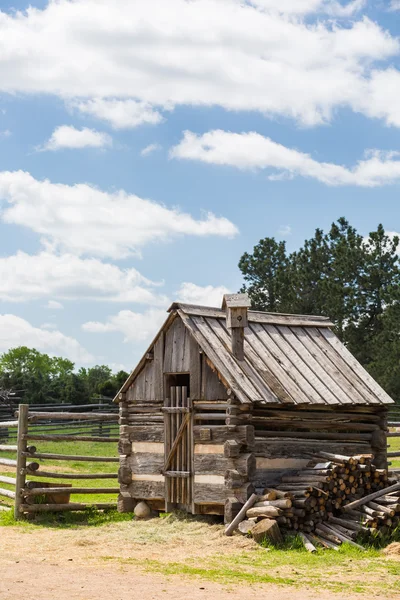 Oude schuur op midwest boerderij — Stockfoto