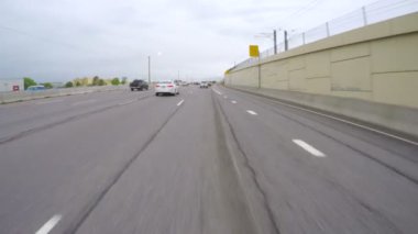 Yaz aylarında şehir yol sürüş