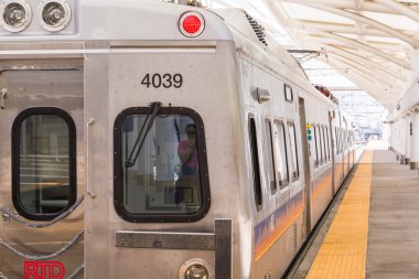 Banliyö treni Denver Union İstasyonu 