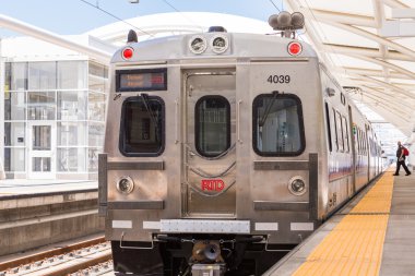 Banliyö treni Denver Union İstasyonu 
