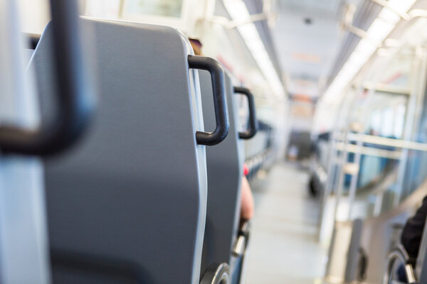 Интерьер пригородного поезда
