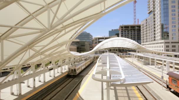 Vasúti platform a Union Station Denverben — Stock videók
