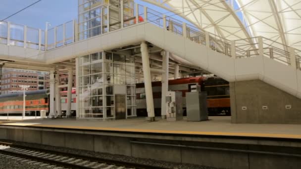 Plataforma de tren de Union Station en Denver — Vídeos de Stock