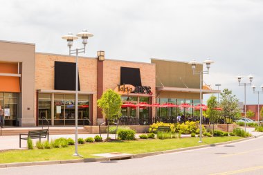 Açık hava alışveriş merkezi