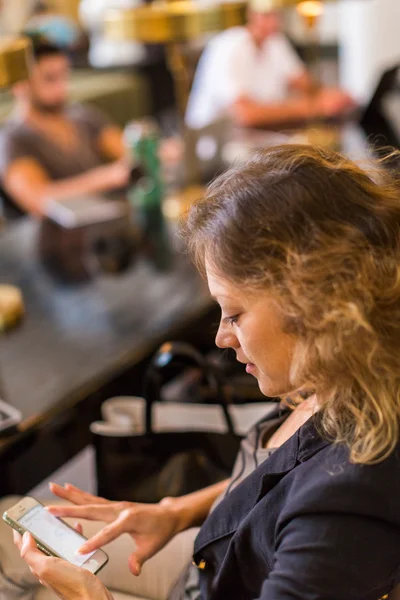 Vrouw op Union Station — Stockfoto