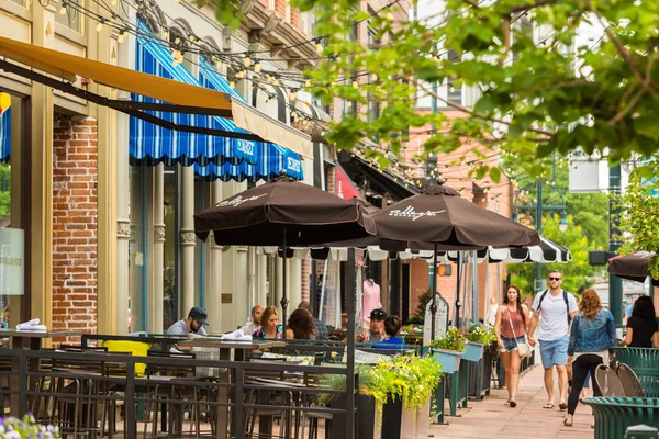 Vue sur la place Larimer — Photo