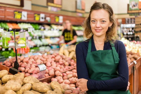 Expediten vid mataffären — Stockfoto