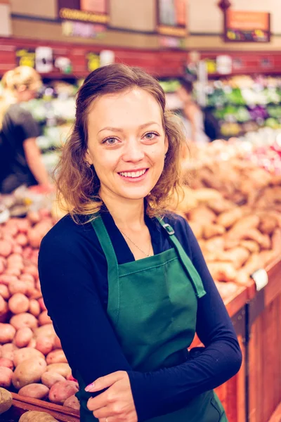 Expediten vid mataffären — Stockfoto