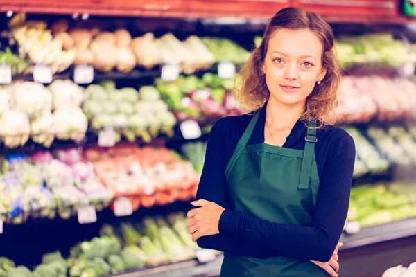 Expediten vid mataffären — Stockfoto