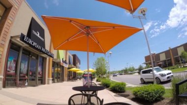 Tipik Kuzey Amerika Açık alışveriş merkezi