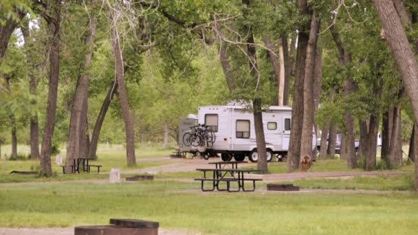 Summer camping at Cherry Creek State Park — Stock Video