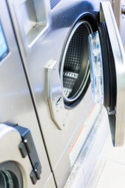 Endüstriyel çamaşır makineleri