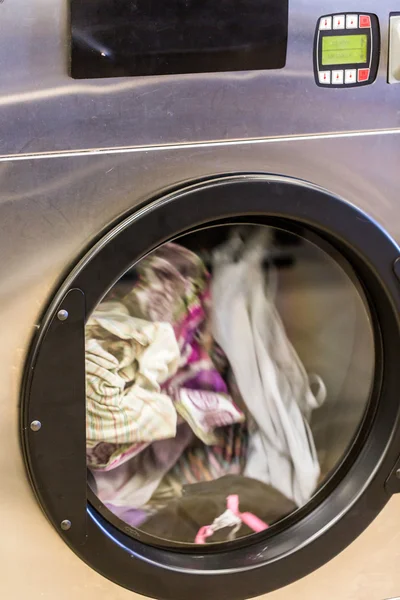 Endüstriyel çamaşır makineleri — Stok fotoğraf