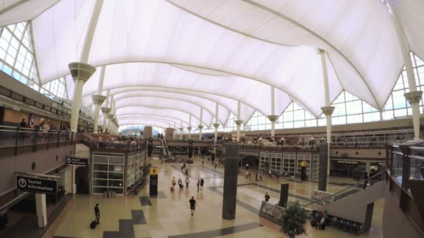 Jalur TSA di Bandara Internasional Denver, Colorado . — Stok Video