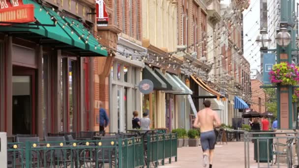 Historical Larimer Square in the Summer. — Stock Video