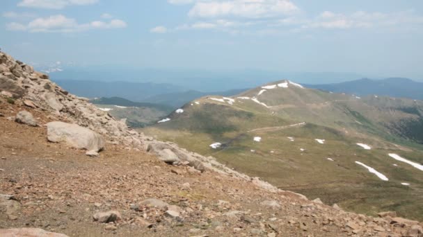 Blick von der Spitze des Mount Evans. — Stockvideo
