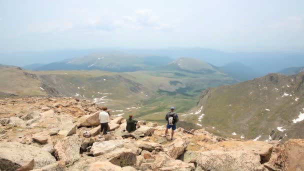 Kilátás a tetején Mount Evans. — Stock videók