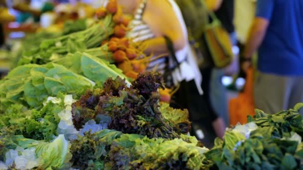 Fresh produce at the local market. — Stock Video