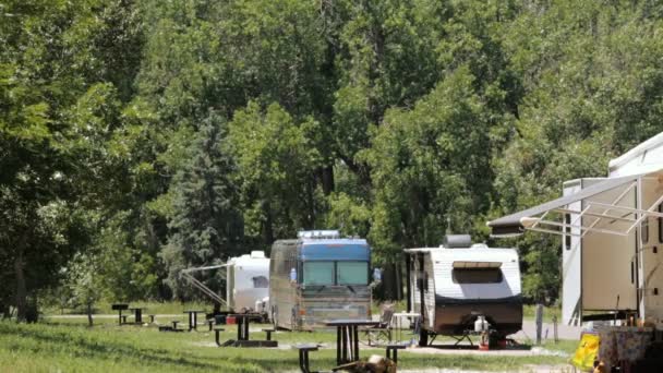 Campeggio camper a Cherry Creek State Park . — Video Stock