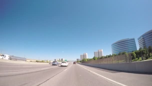 Auto rijden op interstate highway — Stockvideo