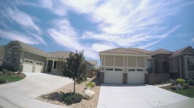 Konut komşuları'nda araba araba