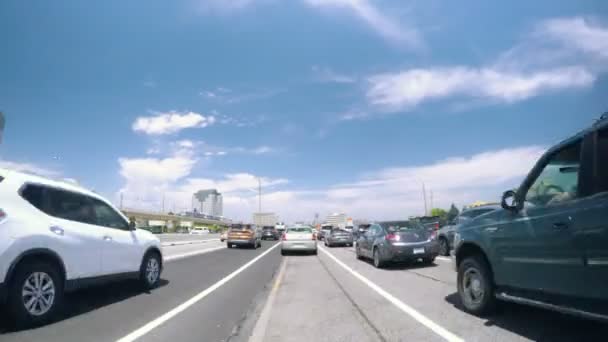 Samochodem na autostradzie interstate. — Wideo stockowe