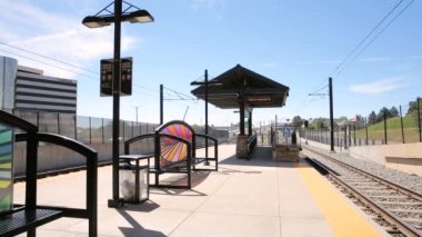  Hafif raylı sistem istasyonuna crossover Köprüsü
