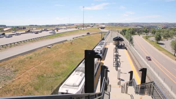 Syn på light rail-stationen Orchard. — Stockvideo