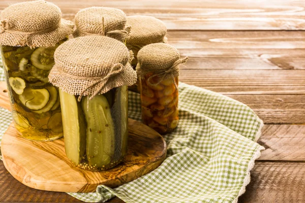 Canned organice vegetables — Stock Photo, Image