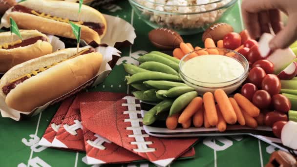 足球聚会的开胃菜 — 图库视频影像