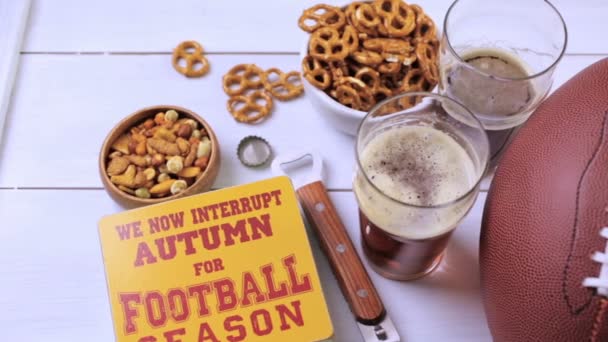 Aperitivos para la fiesta de fútbol — Vídeo de stock